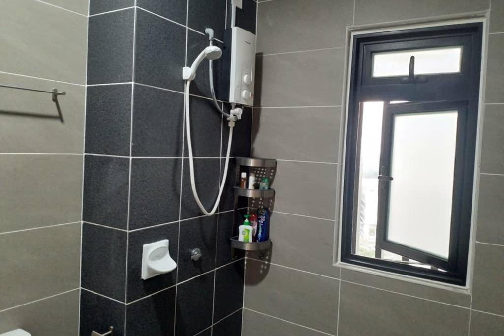 Hb1714 Amazing Studio Unit ,Cyberjaya,Lake View, Netflix, Wi-Fi, Parking, 3043 Apartment Exterior photo